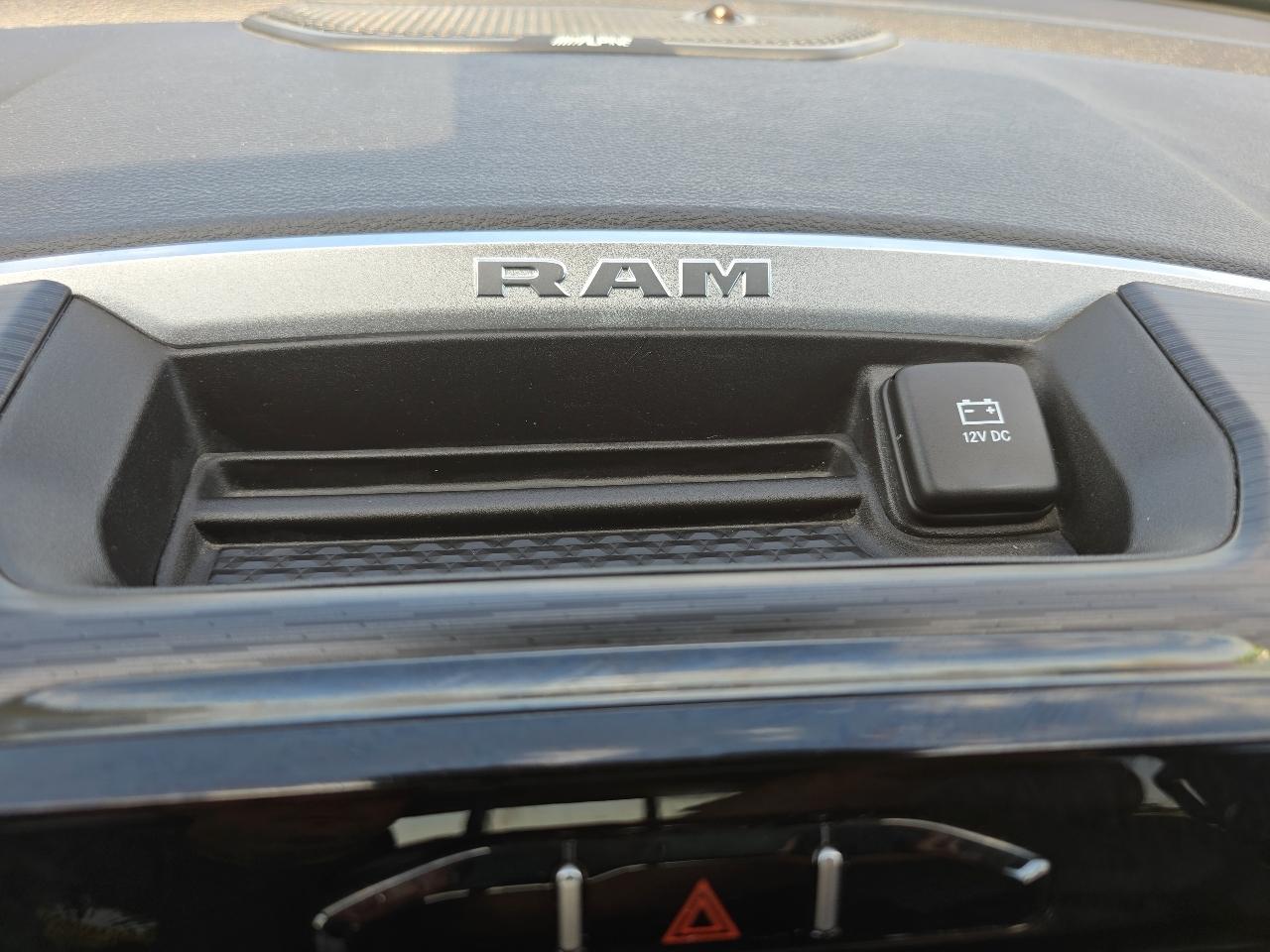 RAM 1500 Laramie 4x4 Crew Cab 6'4" Box 2023