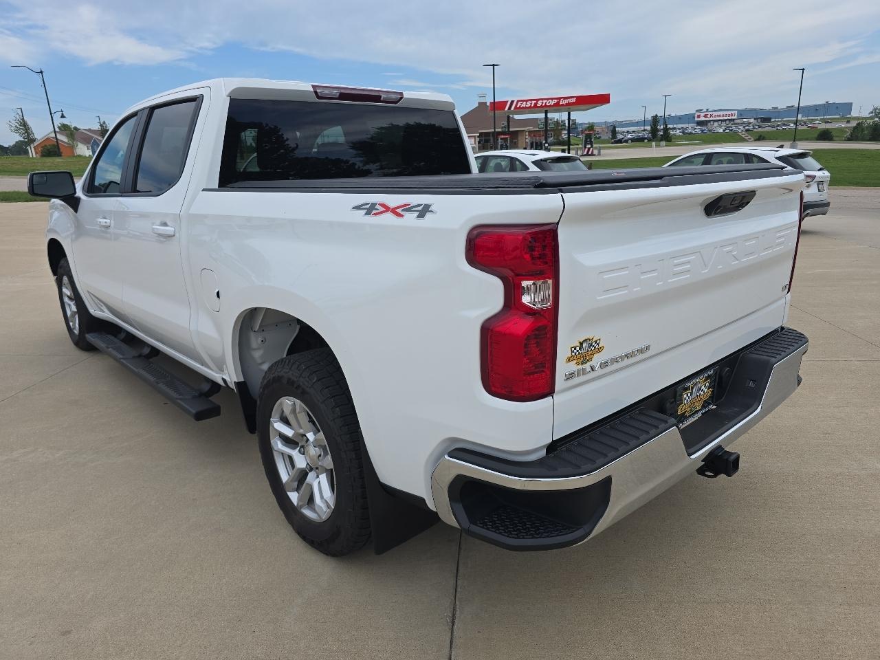 Chevrolet Silverado 1500 4WD Crew Cab 147" LT w/1LT 2023