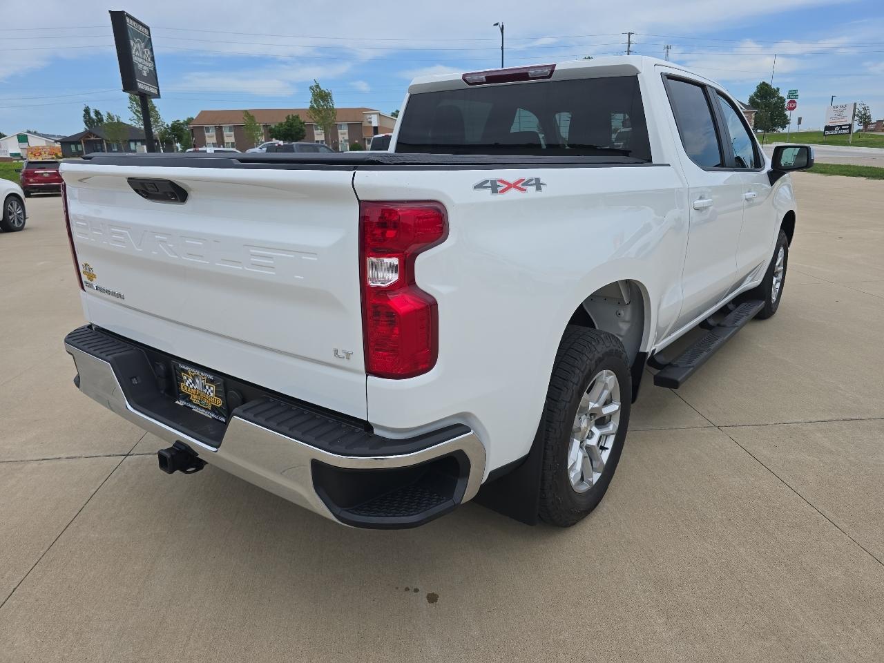 Chevrolet Silverado 1500 4WD Crew Cab 147" LT w/1LT 2023