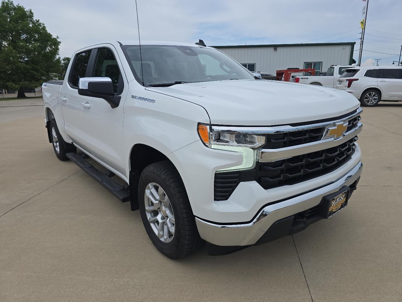 Chevrolet Silverado 1500 4WD Crew Cab 147" LT w/1LT 2023