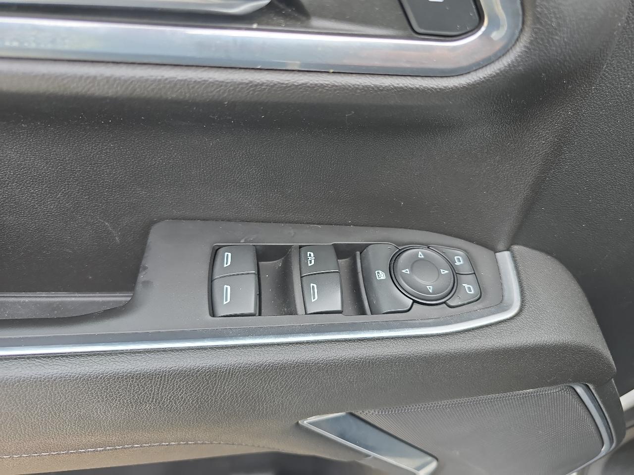 Chevrolet Silverado 1500 4WD Crew Cab 147" LT w/1LT 2023