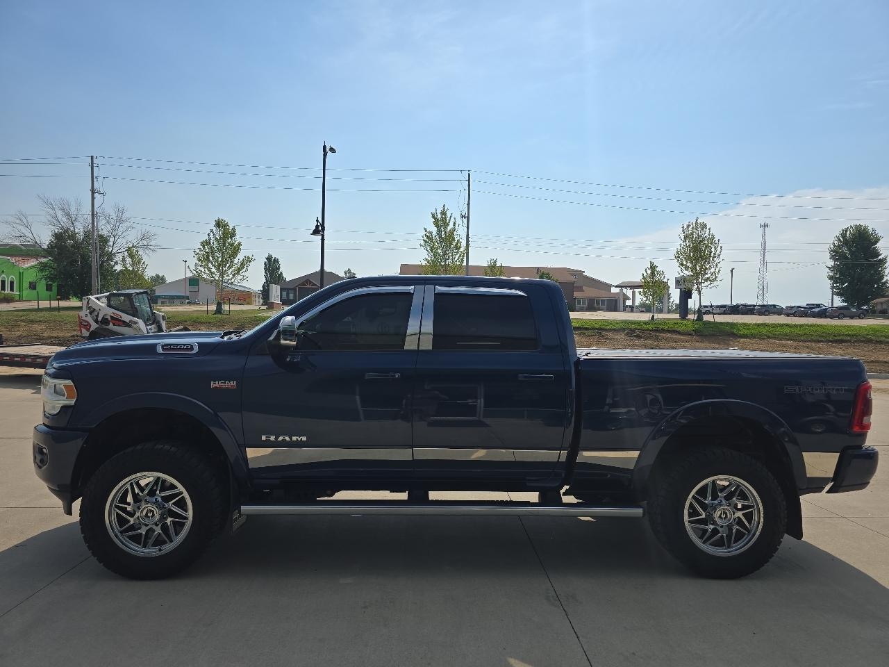 RAM 2500 Laramie 4x4 Crew Cab 6'4" Box 2022