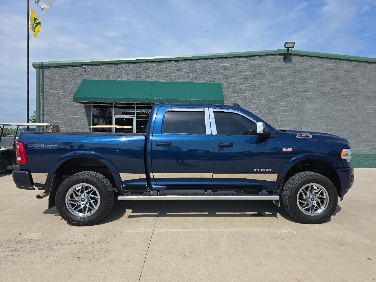 RAM 2500 Laramie 4x4 Crew Cab 6'4" Box 2022