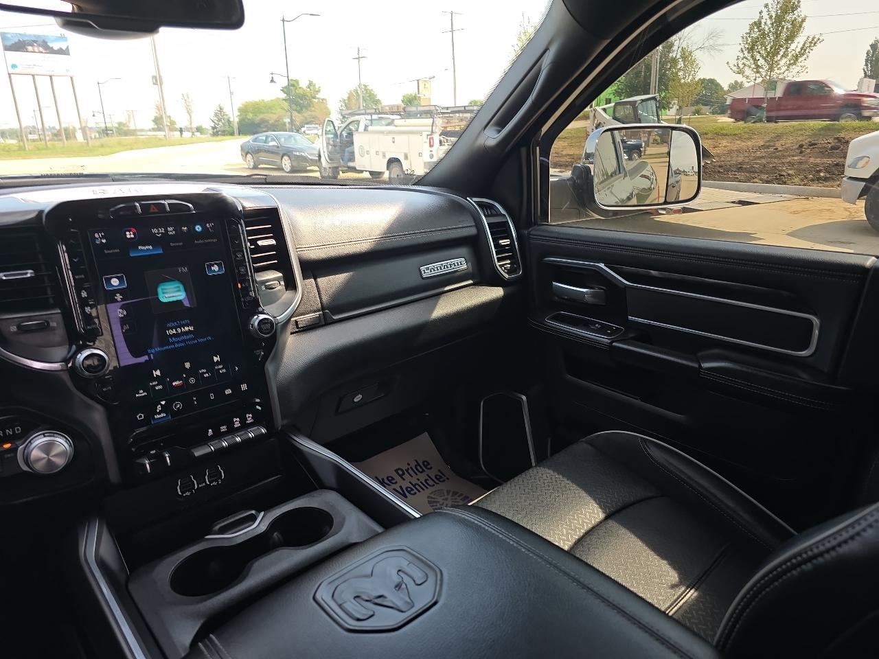 RAM 2500 Laramie 4x4 Crew Cab 6'4" Box 2022