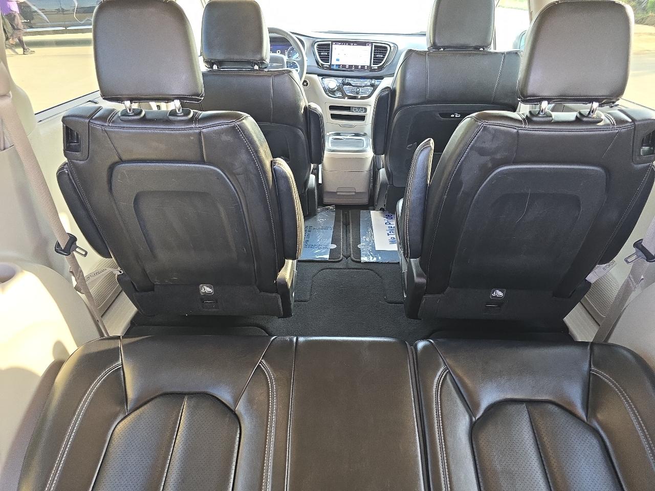 Chrysler Pacifica Touring L FWD 2023