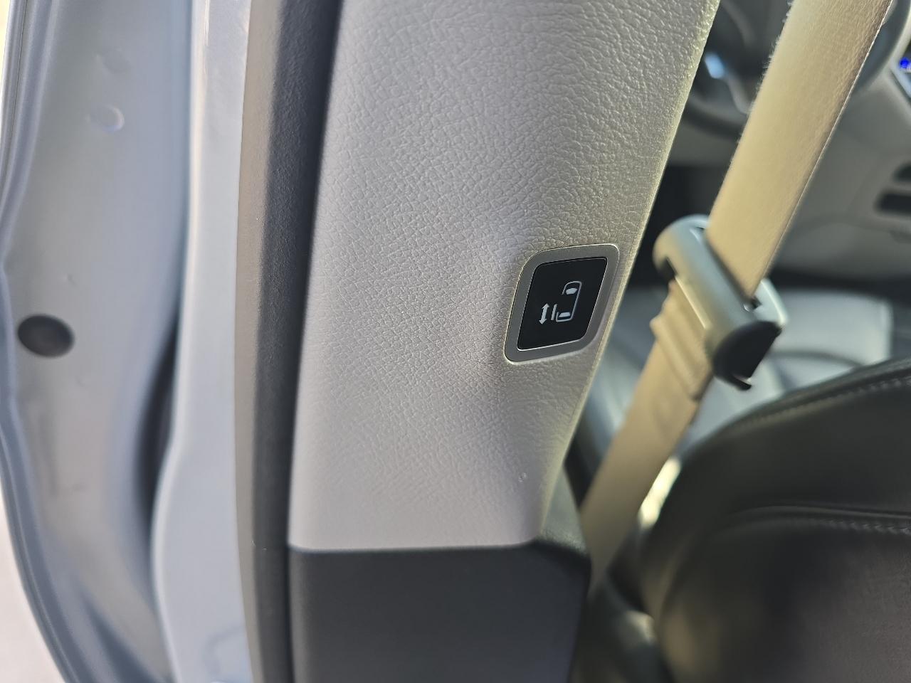 Chrysler Pacifica Touring L FWD 2023