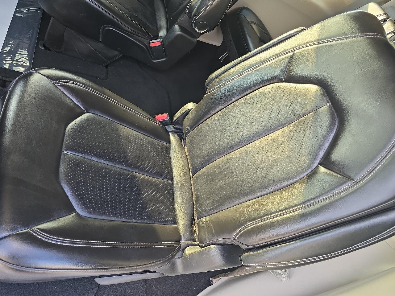 Chrysler Pacifica Touring L FWD 2023