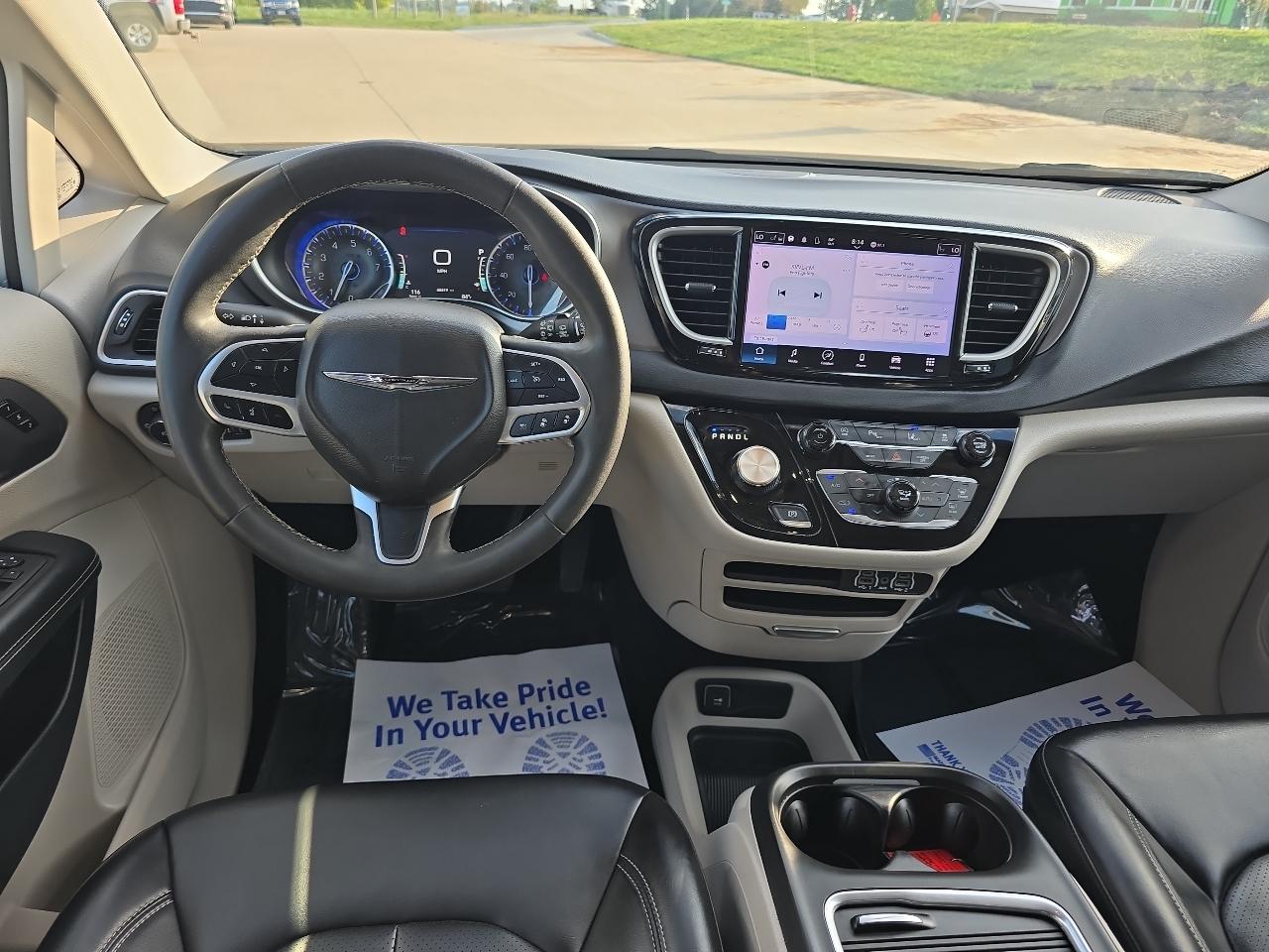 Chrysler Pacifica Touring L FWD 2023