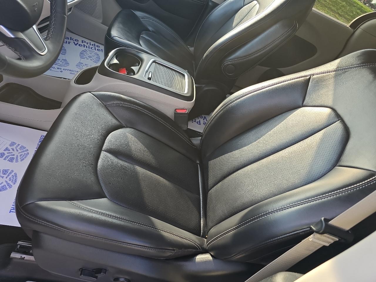 Chrysler Pacifica Touring L FWD 2023