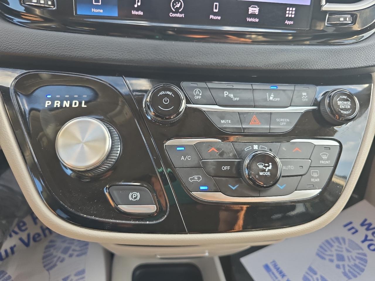 Chrysler Pacifica Touring L FWD 2023