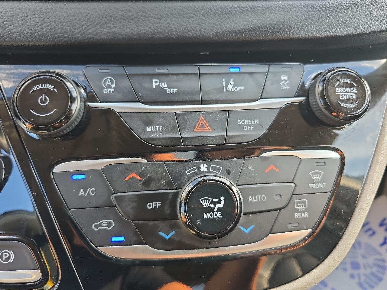 Chrysler Pacifica Touring L FWD 2023