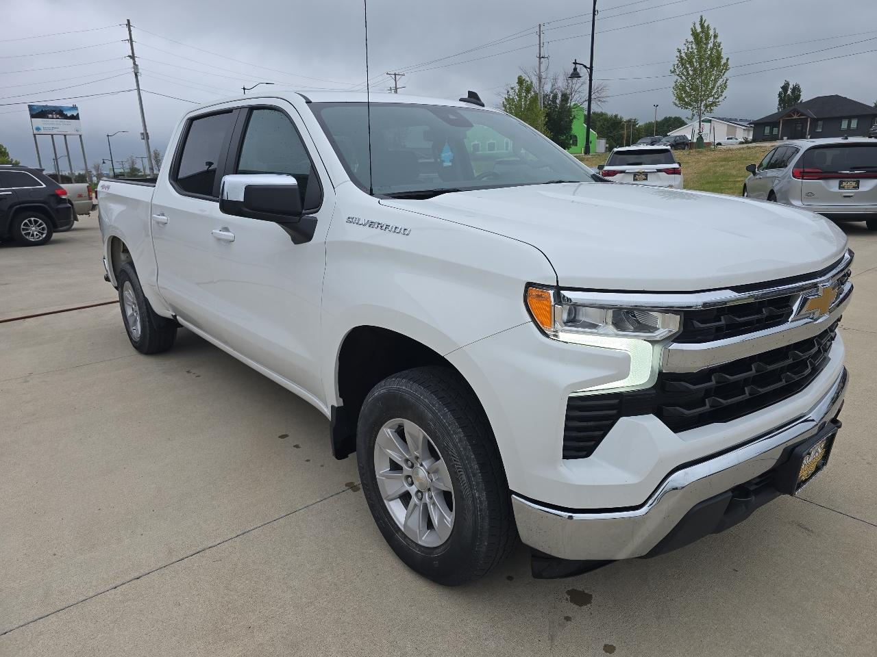 Chevrolet Silverado 1500 4WD Crew Cab 147" LT w/1LT 2023