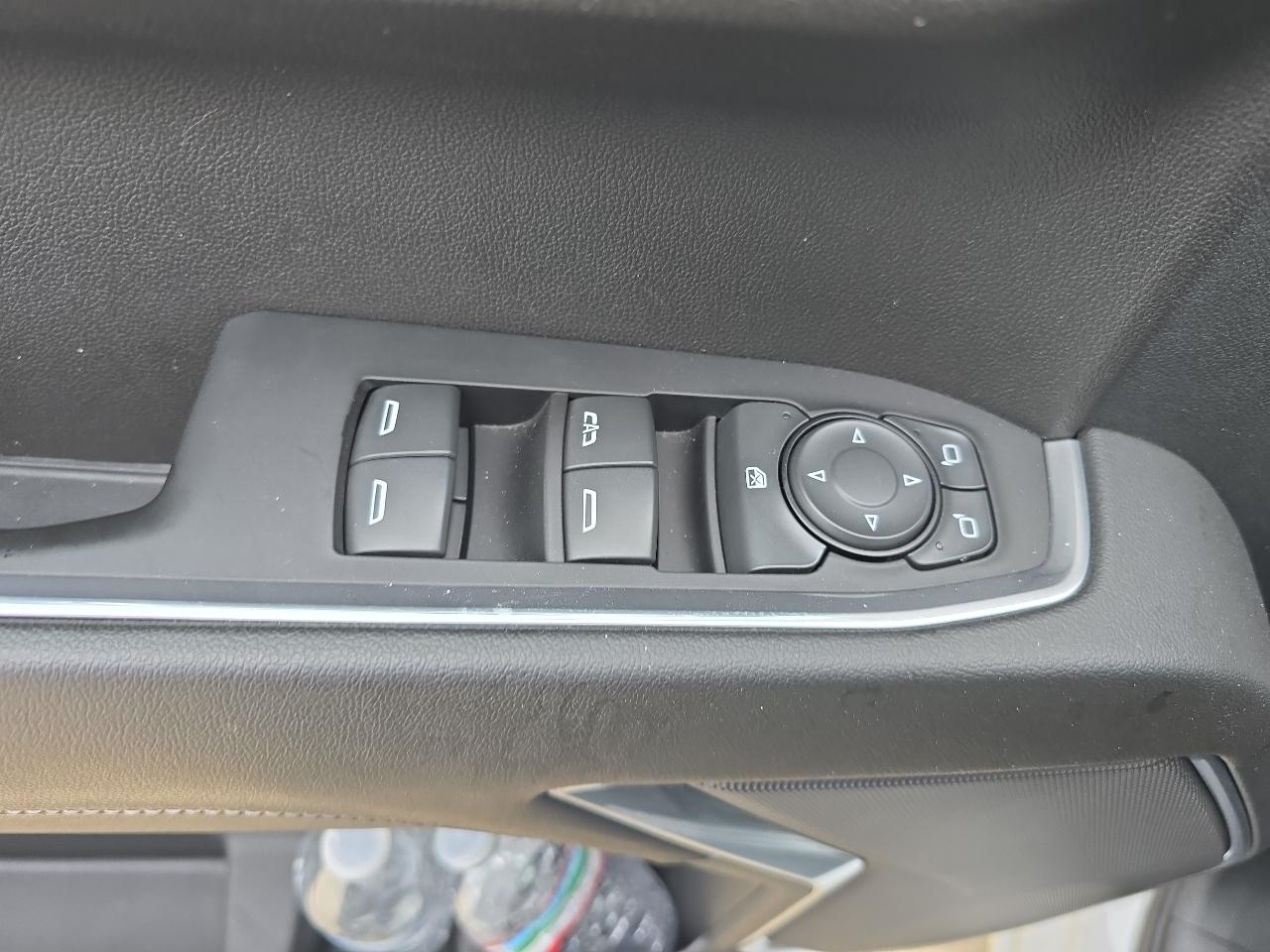 Chevrolet Silverado 1500 4WD Crew Cab 147" LT w/1LT 2023