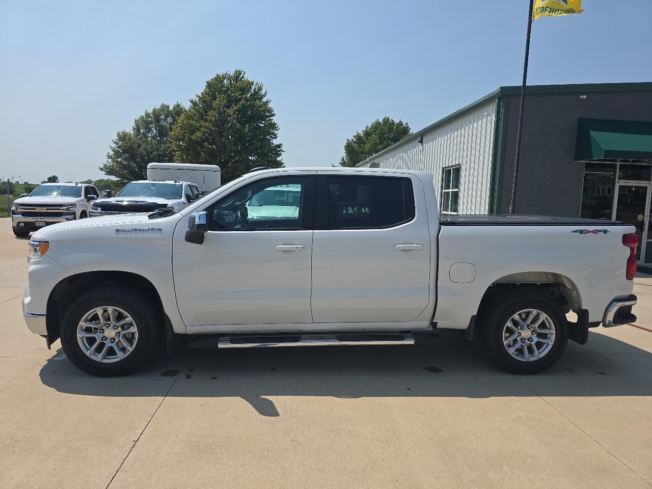 Chevrolet Silverado 1500 4WD Crew Cab 147" LT w/1LT 2024