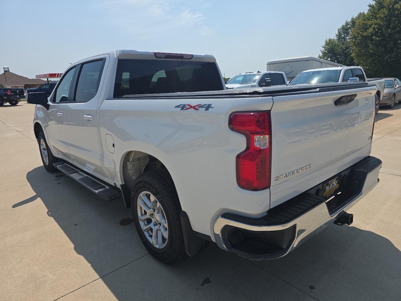 Chevrolet Silverado 1500 4WD Crew Cab 147" LT w/1LT 2024