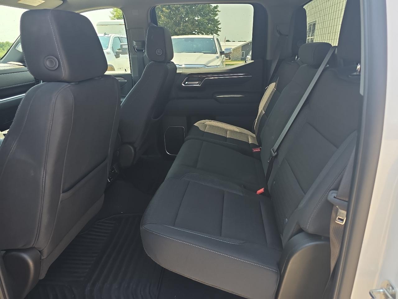 Chevrolet Silverado 1500 4WD Crew Cab 147" LT w/1LT 2024