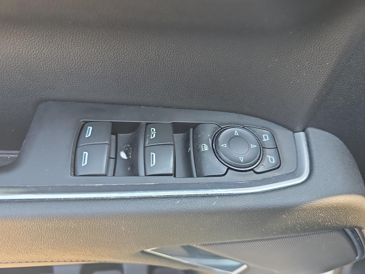 Chevrolet Silverado 1500 4WD Crew Cab 147" LT w/1LT 2024