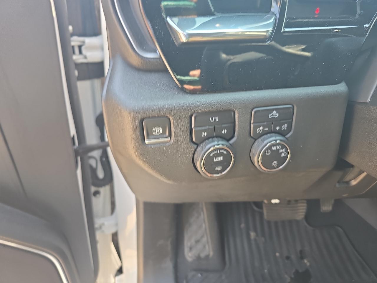 Chevrolet Silverado 1500 4WD Crew Cab 147" LT w/1LT 2024
