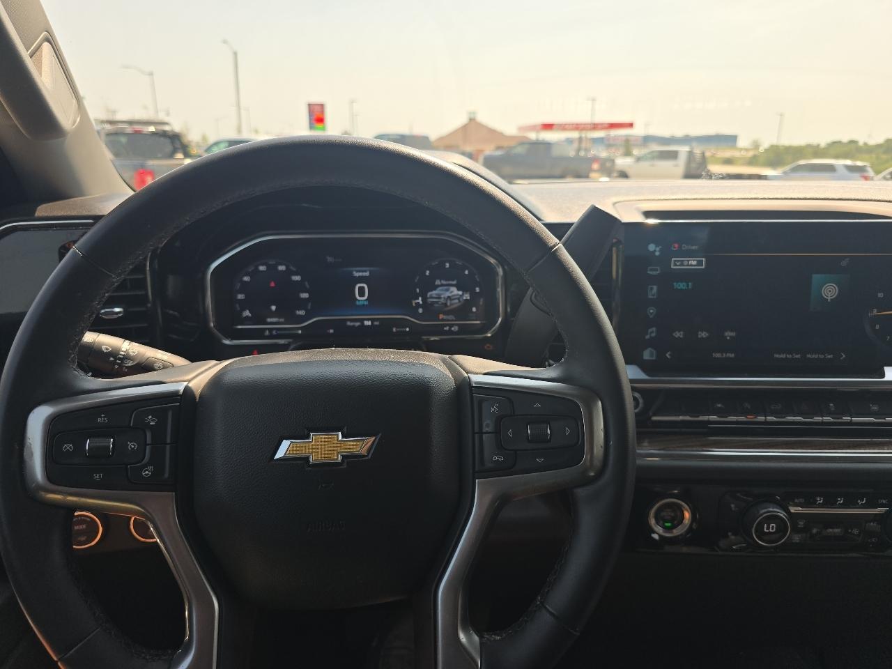 Chevrolet Silverado 1500 4WD Crew Cab 147" LT w/1LT 2024