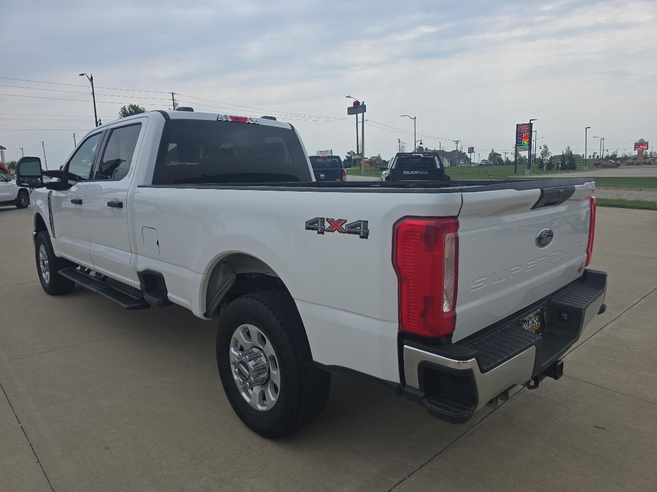 Ford Super Duty F-250 SRW XLT 4WD Crew Cab 8' Box 2024