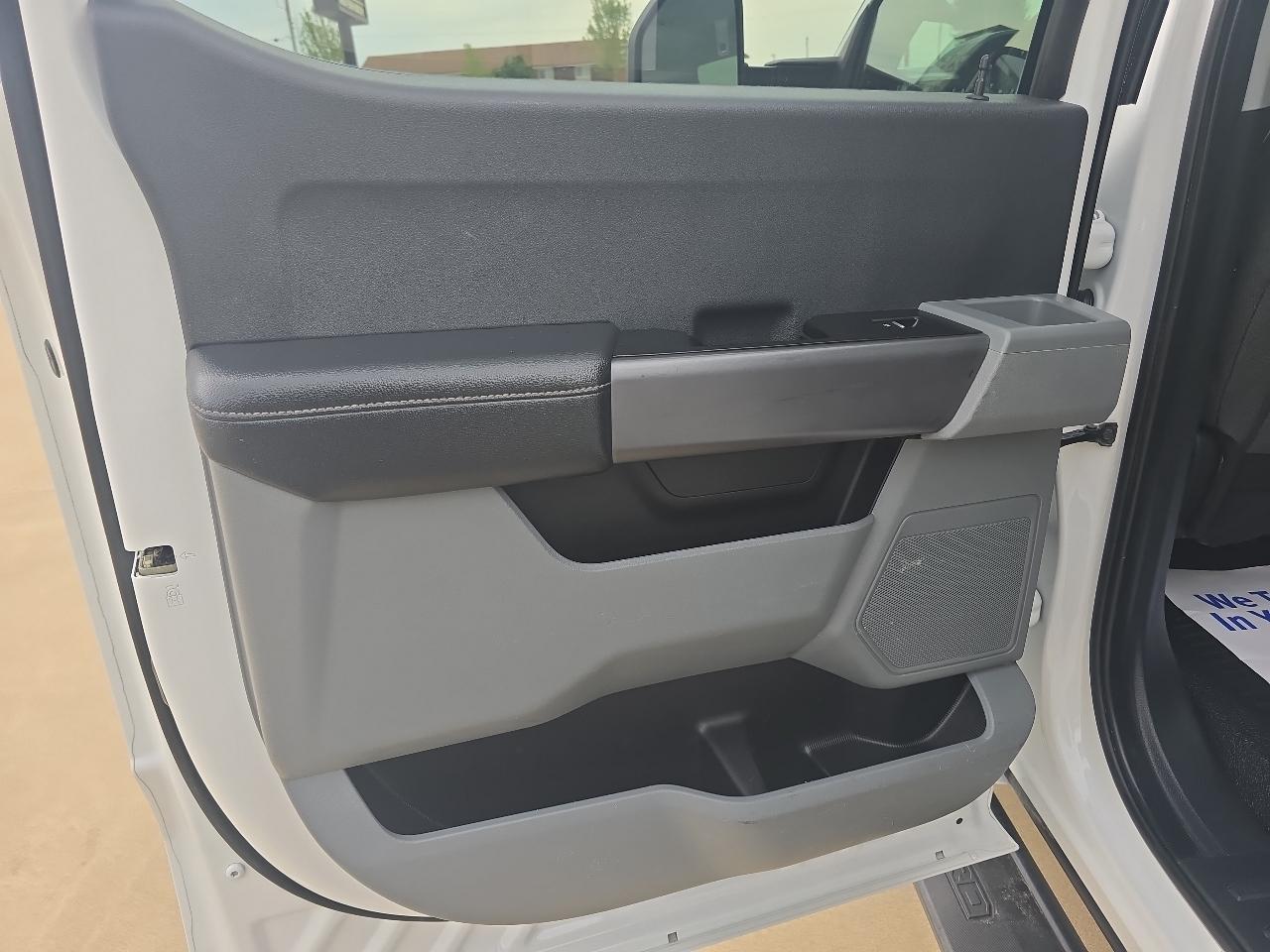 Ford Super Duty F-250 SRW XLT 4WD Crew Cab 8' Box 2024