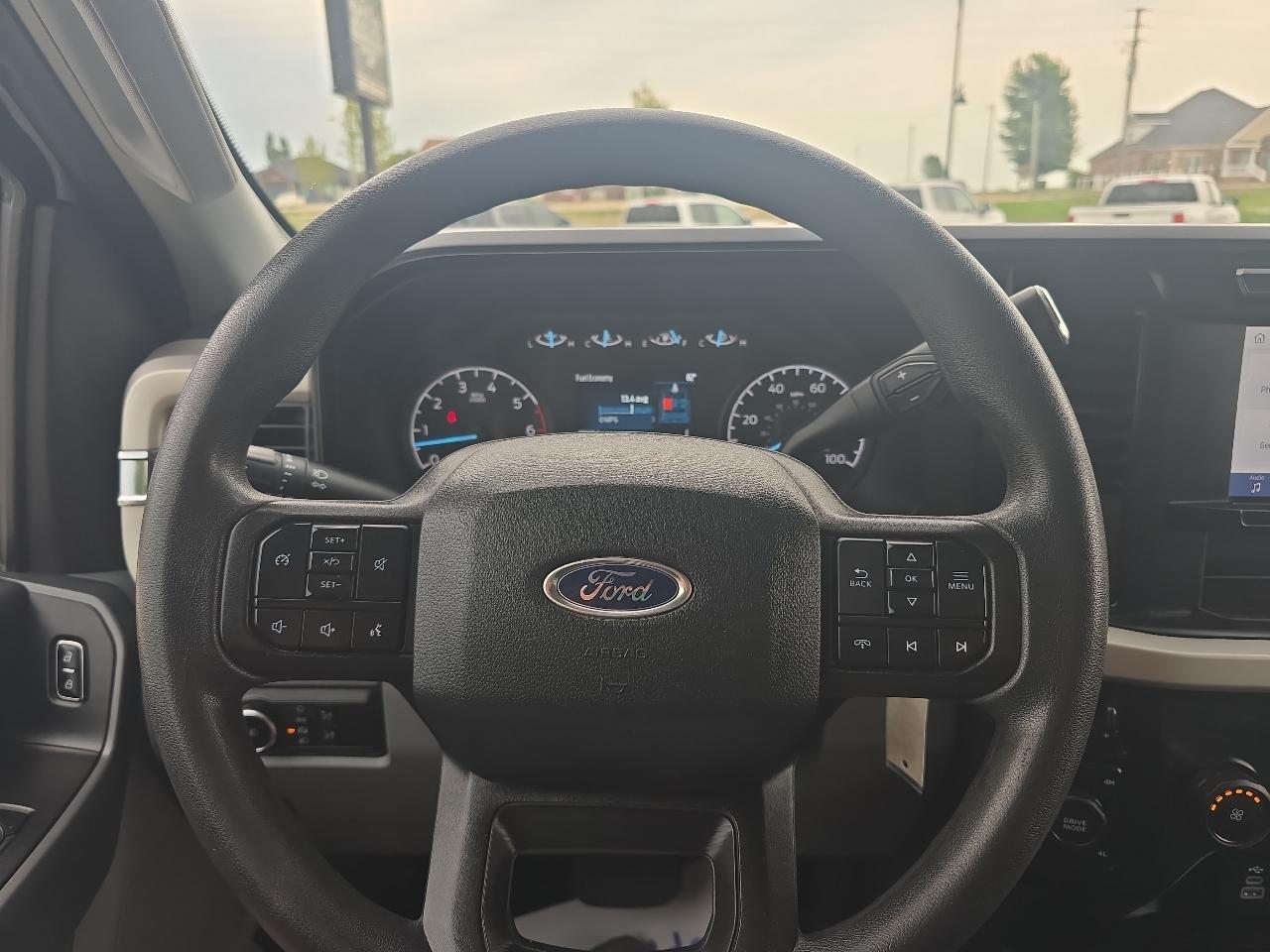 Ford Super Duty F-250 SRW XLT 4WD Crew Cab 8' Box 2024