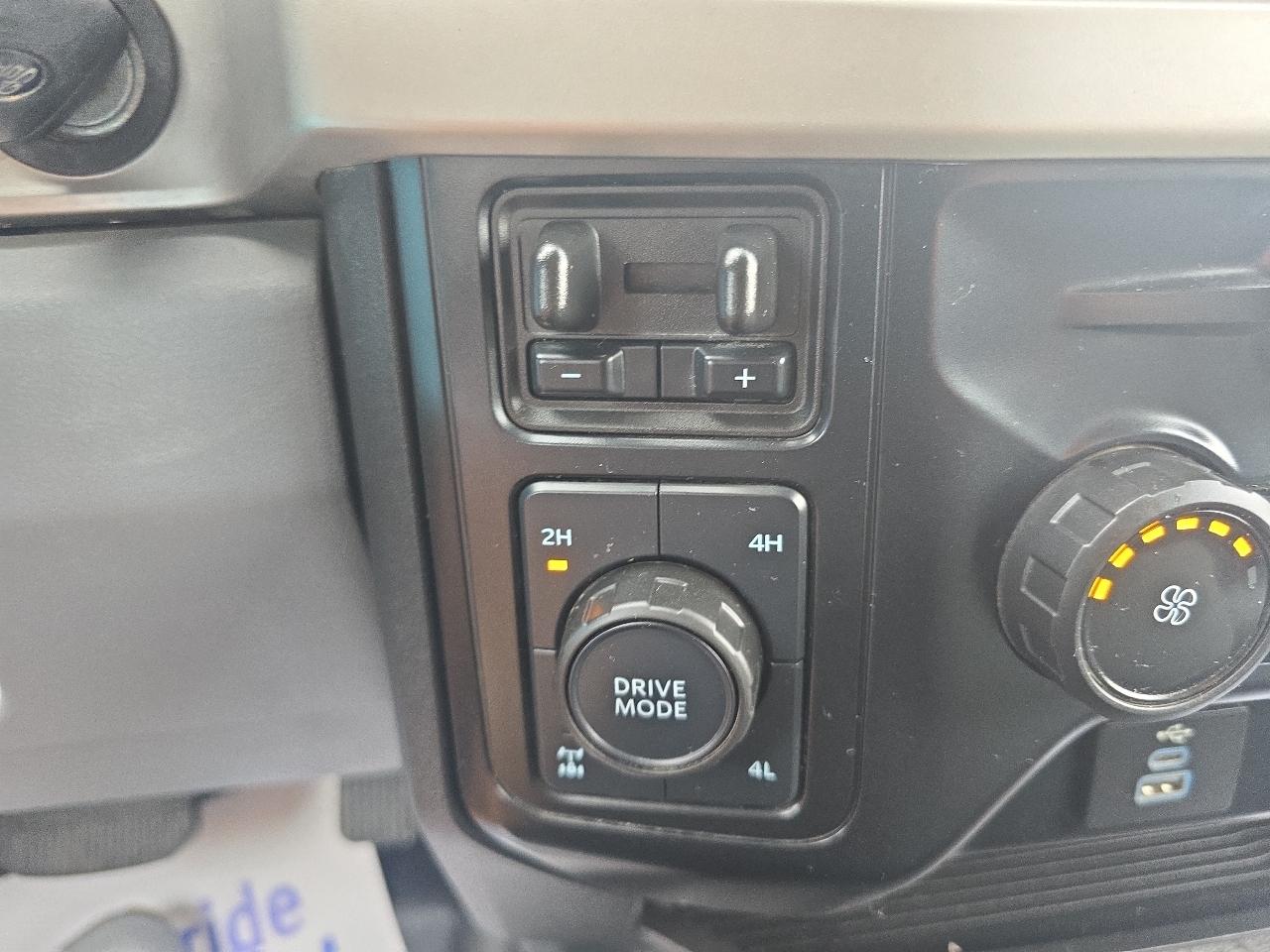Ford Super Duty F-250 SRW XLT 4WD Crew Cab 8' Box 2024