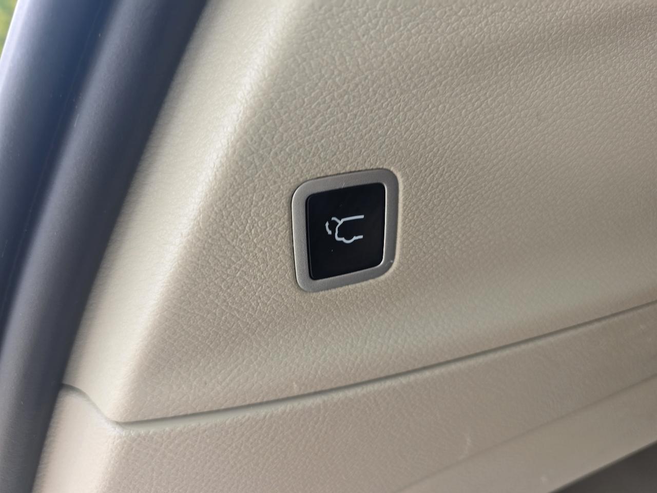Chrysler Pacifica Touring L FWD 2023