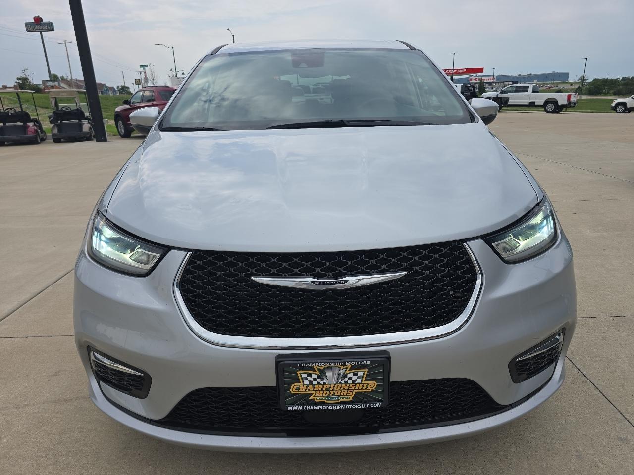 Chrysler Pacifica Touring L FWD 2023