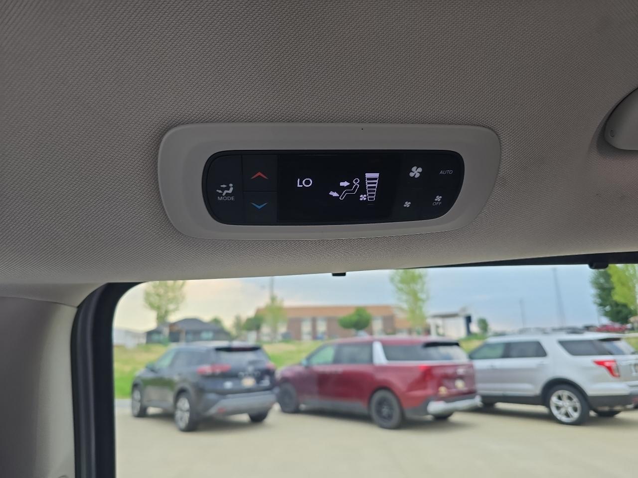 Chrysler Pacifica Touring L FWD 2023