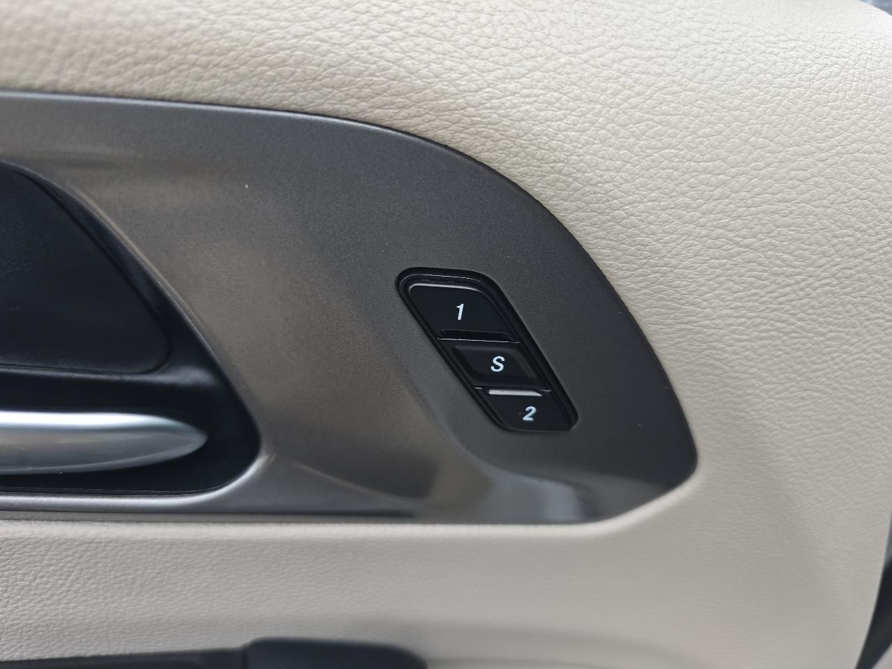 Chrysler Pacifica Touring L FWD 2023