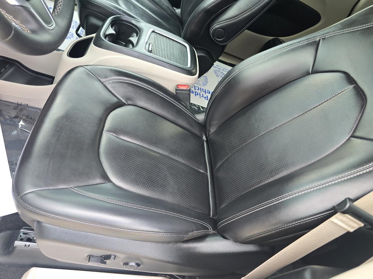 Chrysler Pacifica Touring L FWD 2023