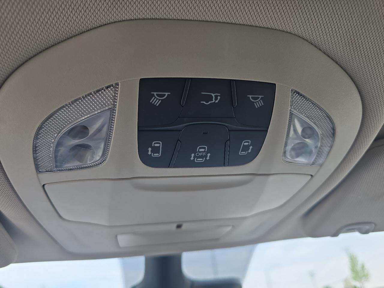 Chrysler Pacifica Touring L FWD 2023