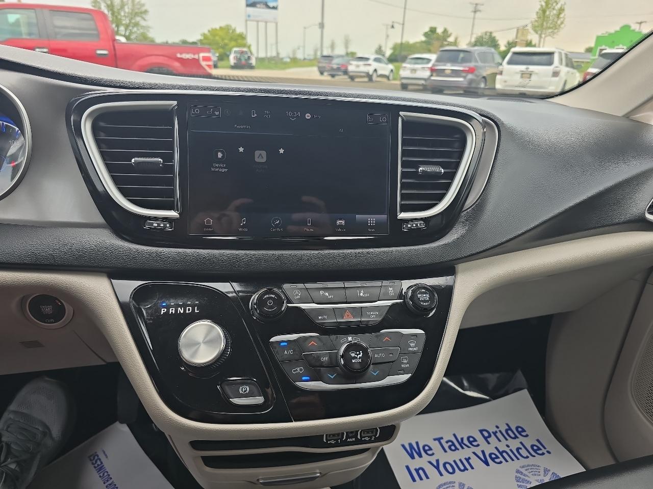 Chrysler Pacifica Touring L FWD 2023