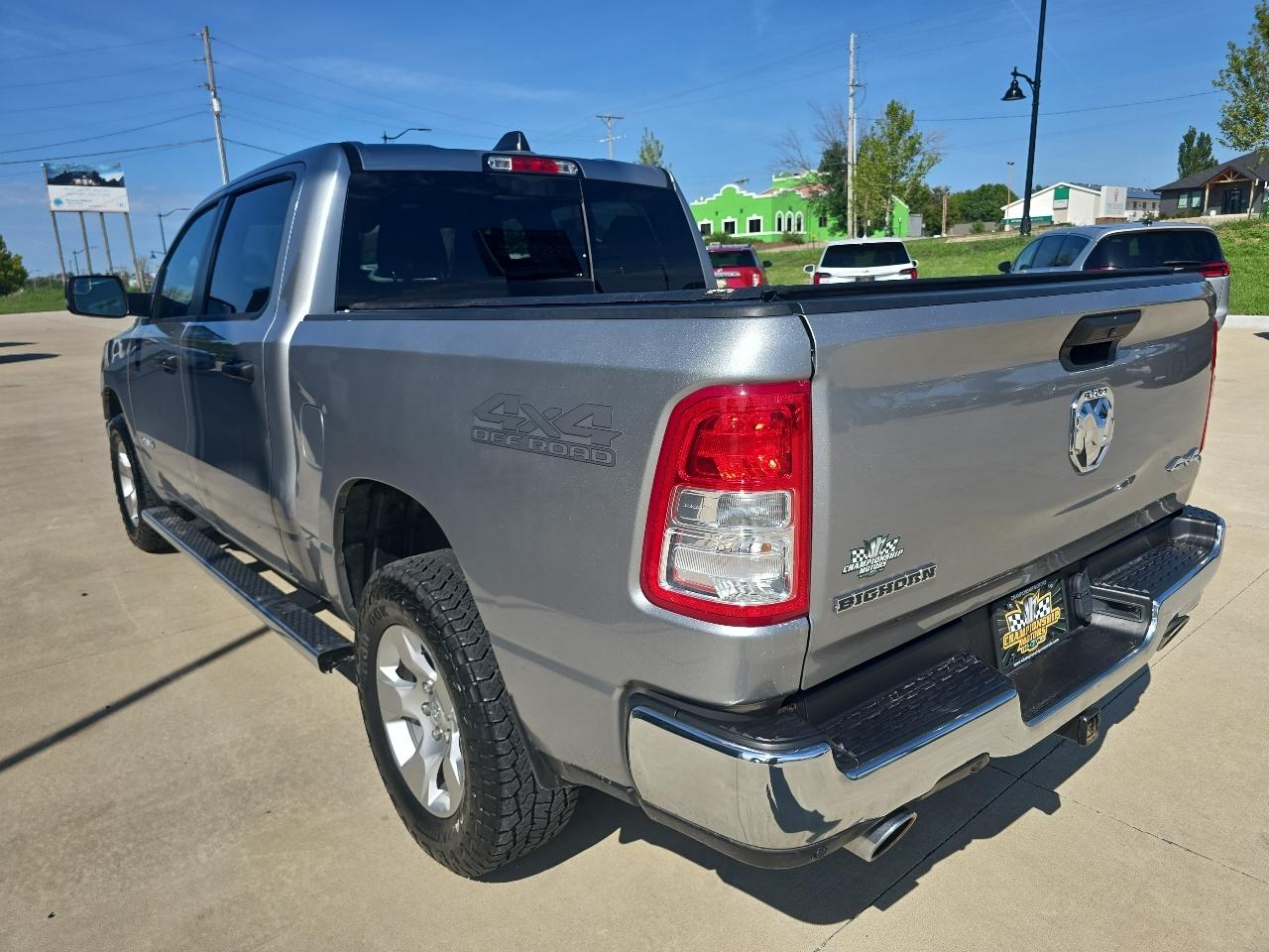 RAM 1500 Big Horn 4x4 Crew Cab 5'7" Box 2023