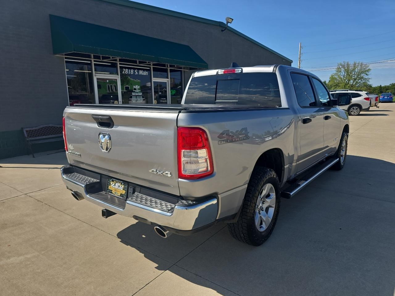 RAM 1500 Big Horn 4x4 Crew Cab 5'7" Box 2023