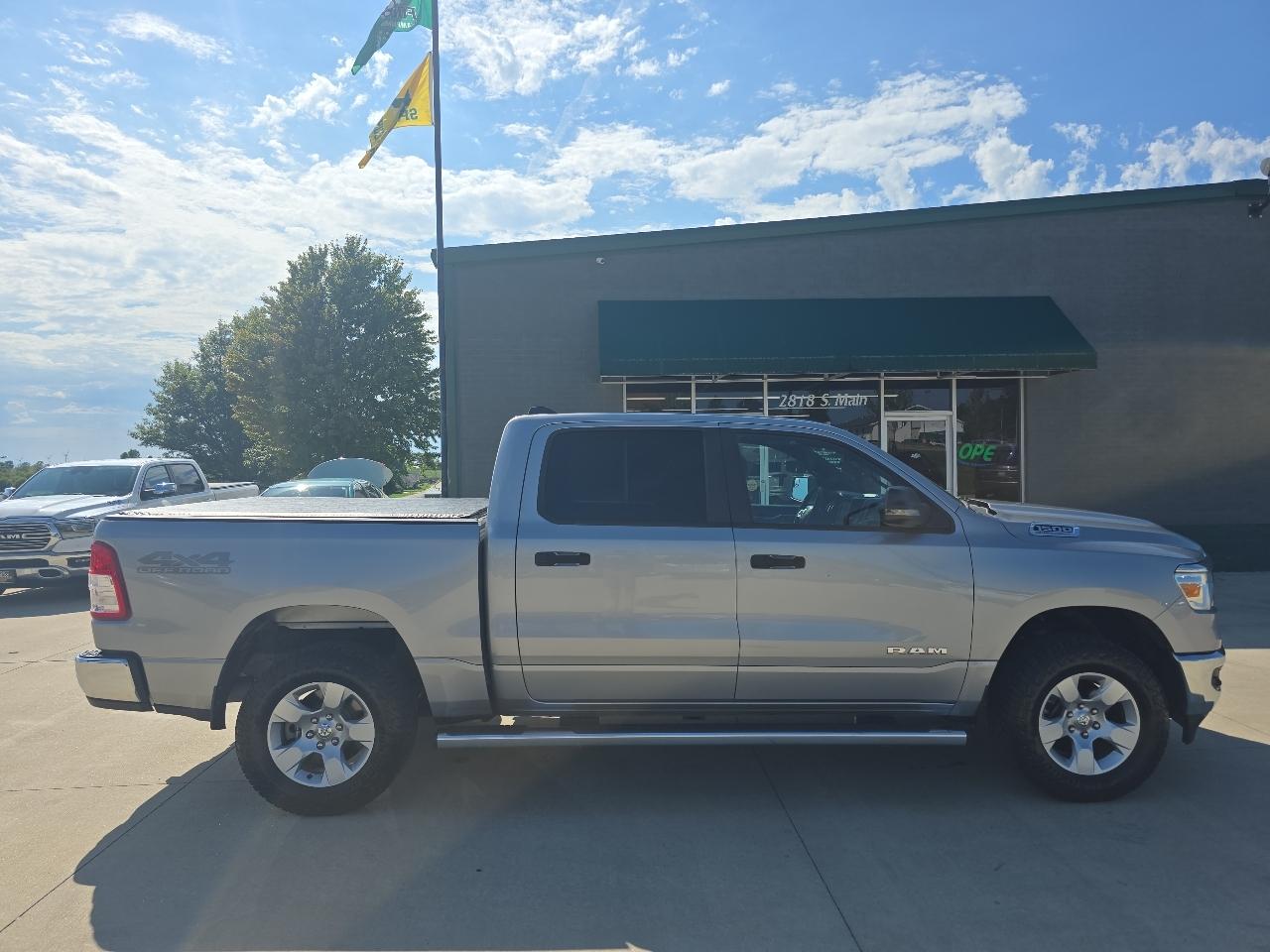 RAM 1500 Big Horn 4x4 Crew Cab 5'7" Box 2023
