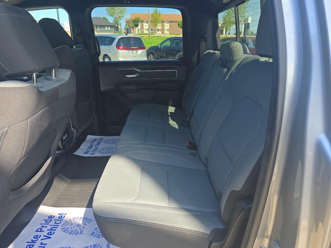 RAM 1500 Big Horn 4x4 Crew Cab 5'7" Box 2023