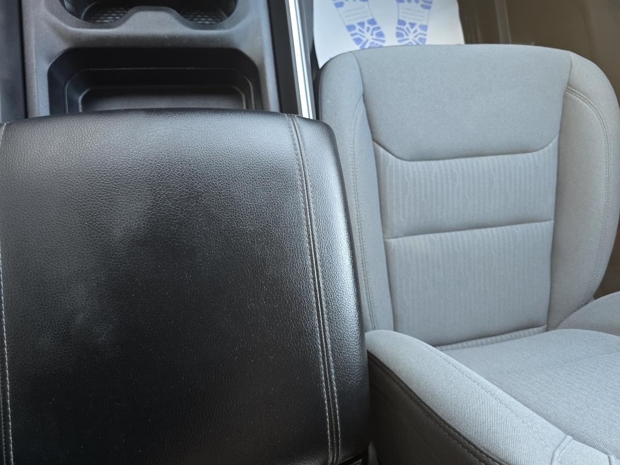 RAM 1500 Big Horn 4x4 Crew Cab 5'7" Box 2023