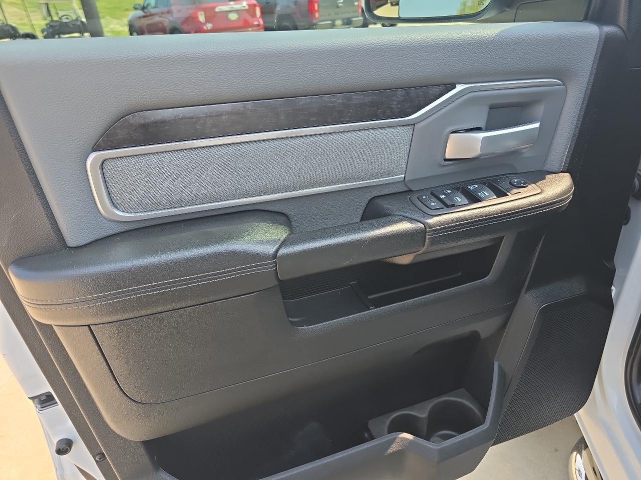 RAM 2500 Lone Star 4x4 Crew Cab 6'4" Box 2022