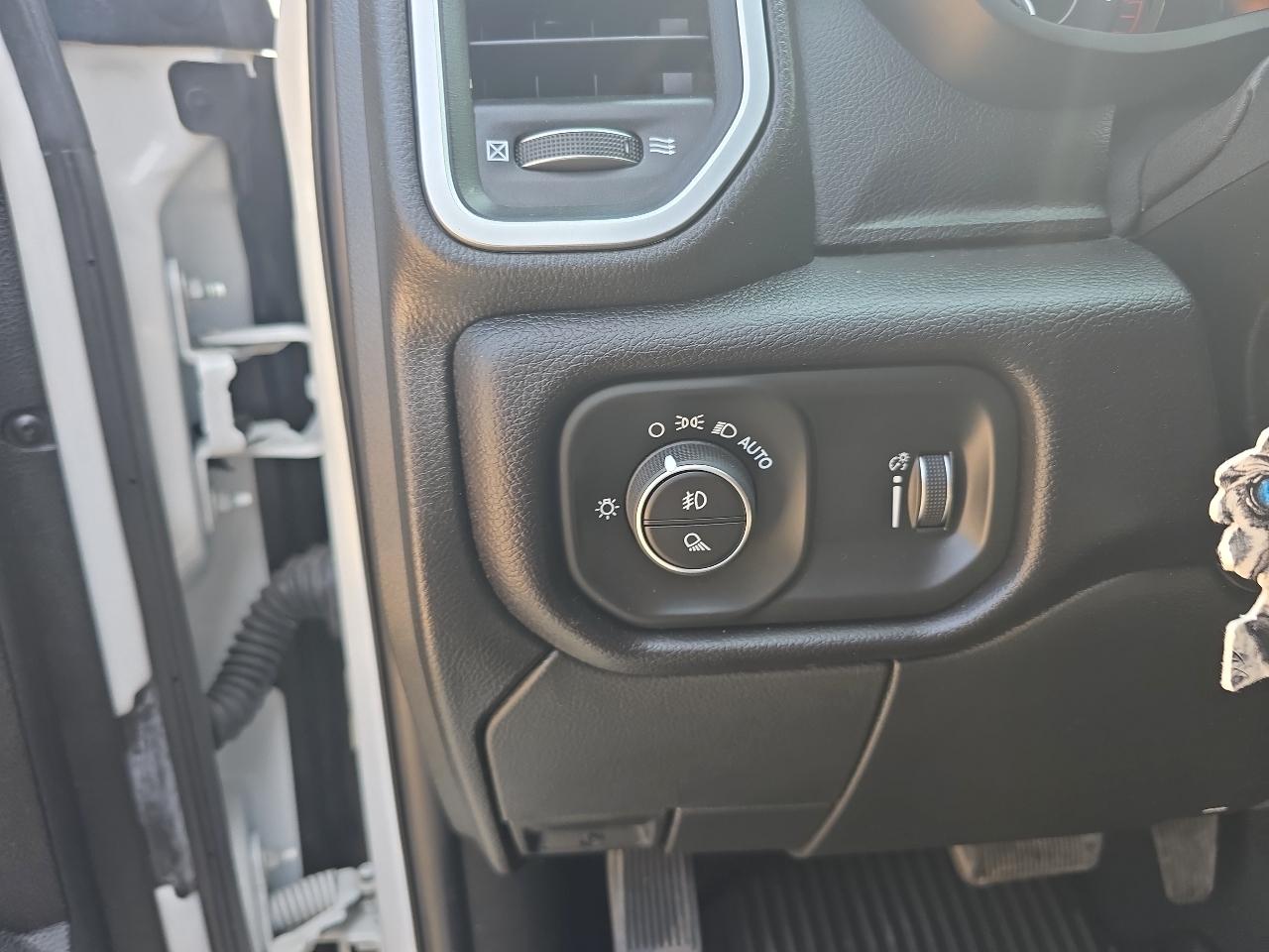RAM 2500 Lone Star 4x4 Crew Cab 6'4" Box 2022