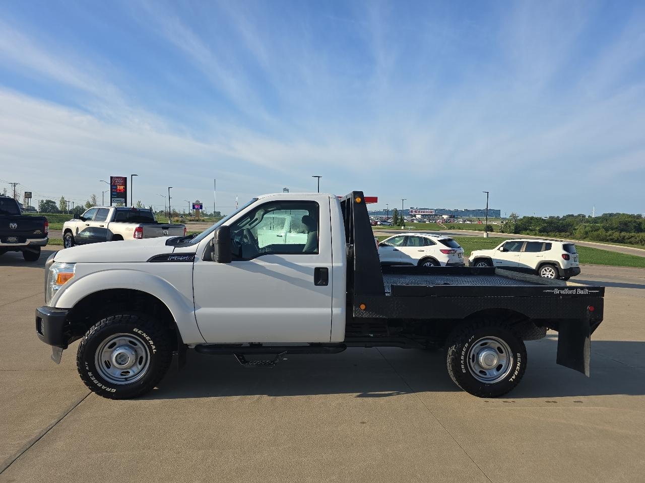 Ford Super Duty F-250 SRW 4WD Reg Cab 137" XLT 2016
