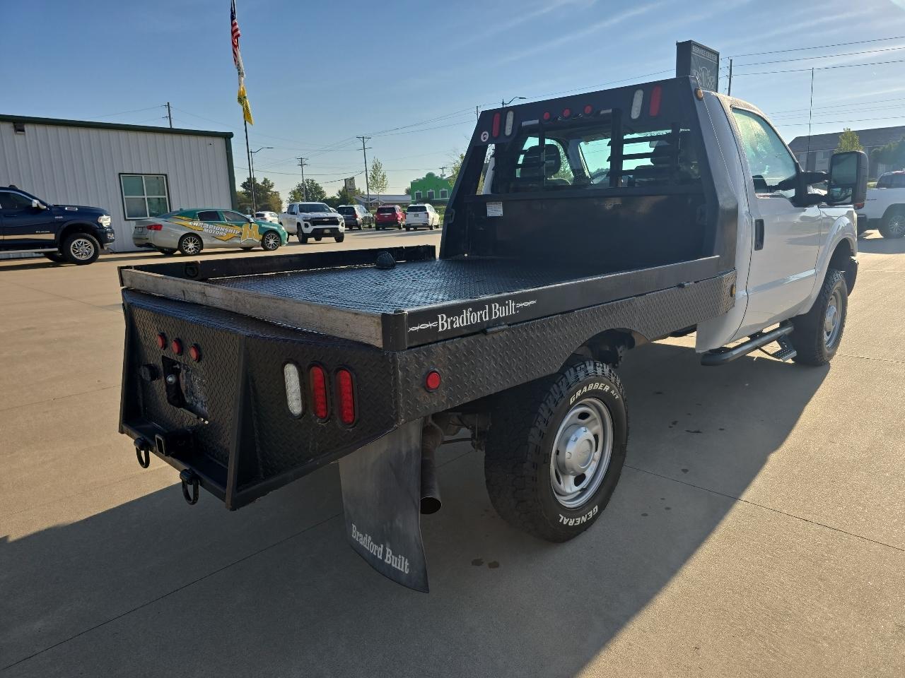 Ford Super Duty F-250 SRW 4WD Reg Cab 137" XLT 2016