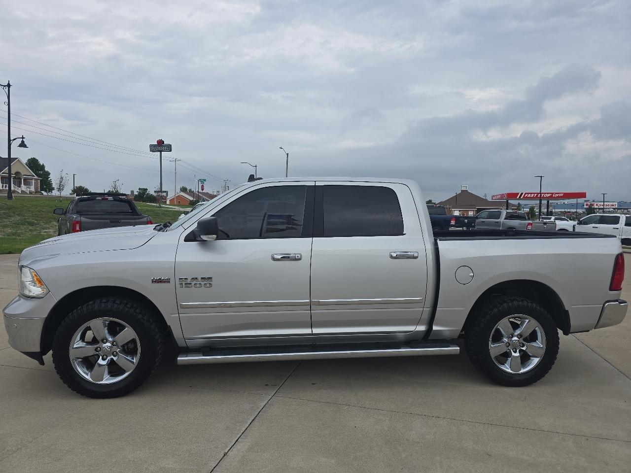 RAM 1500 Big Horn 4x4 Crew Cab 5'7" Box 2017