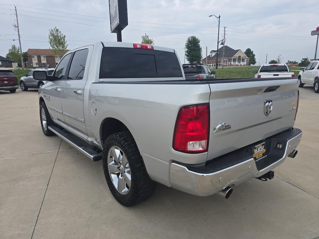 RAM 1500 Big Horn 4x4 Crew Cab 5'7" Box 2017