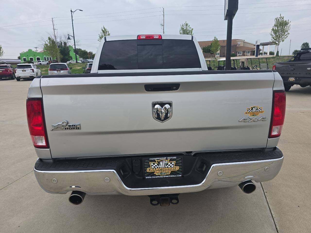RAM 1500 Big Horn 4x4 Crew Cab 5'7" Box 2017