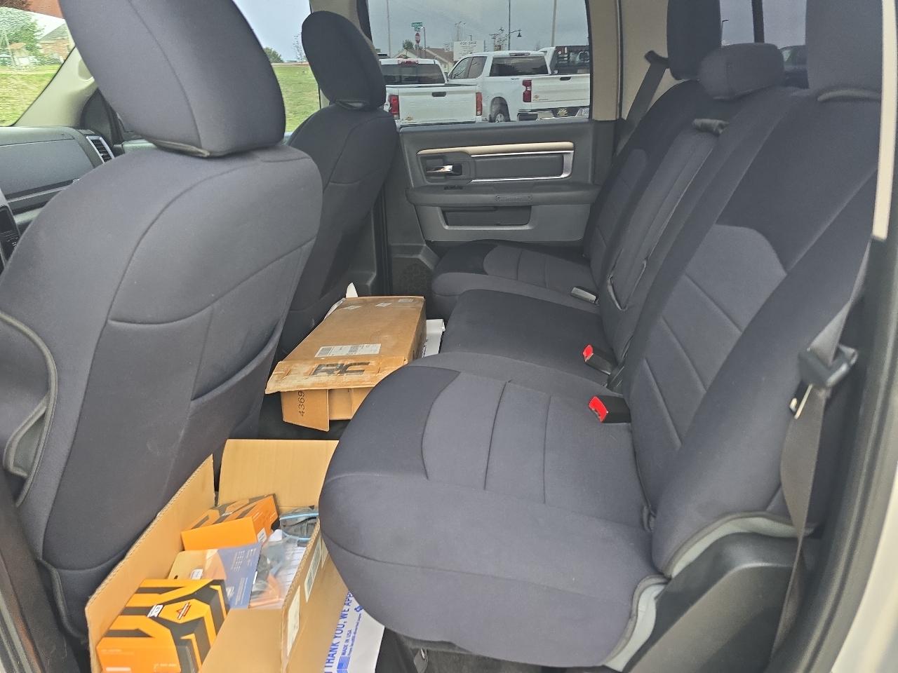 RAM 1500 Big Horn 4x4 Crew Cab 5'7" Box 2017