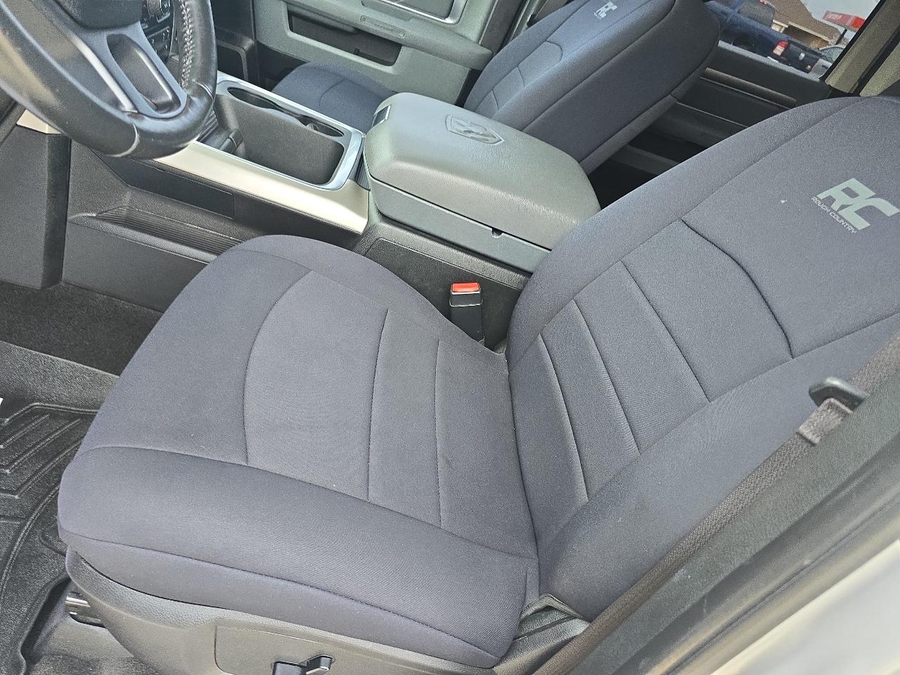 RAM 1500 Big Horn 4x4 Crew Cab 5'7" Box 2017