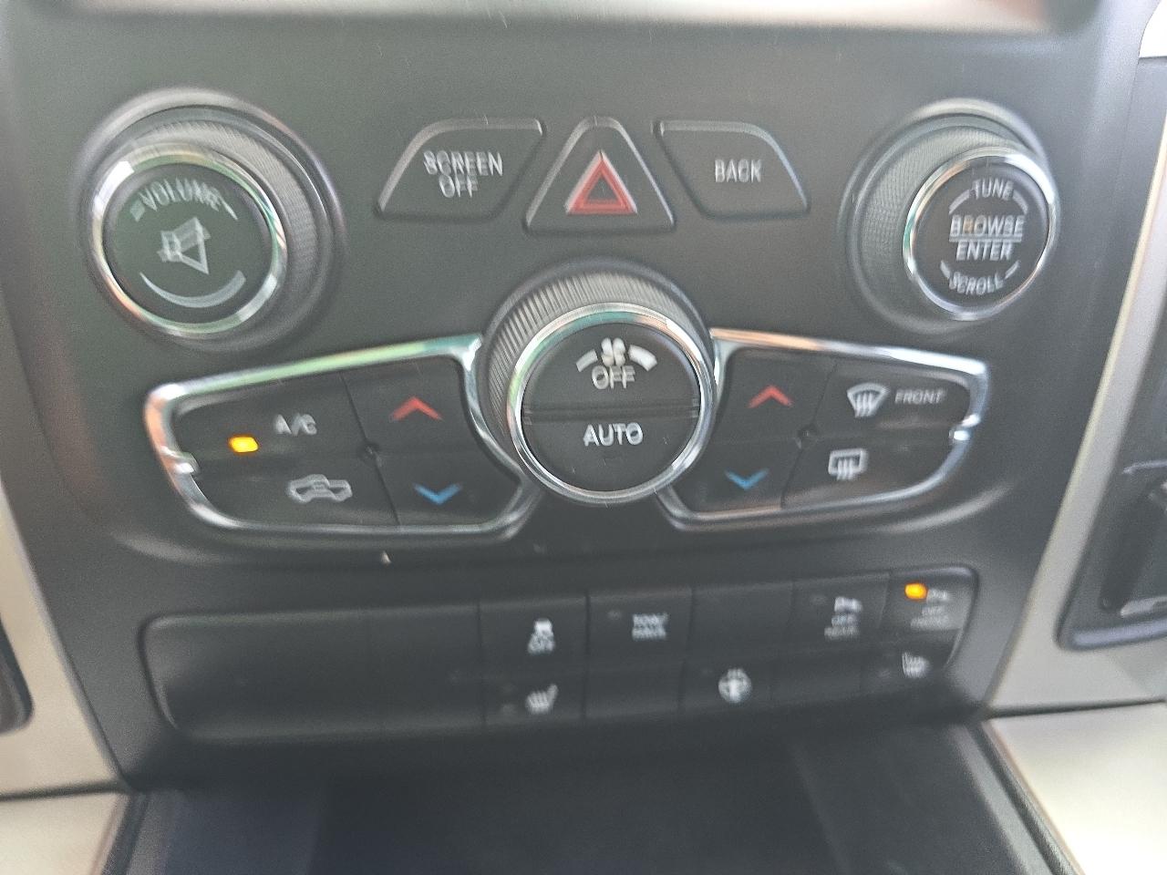 RAM 1500 Big Horn 4x4 Crew Cab 5'7" Box 2017