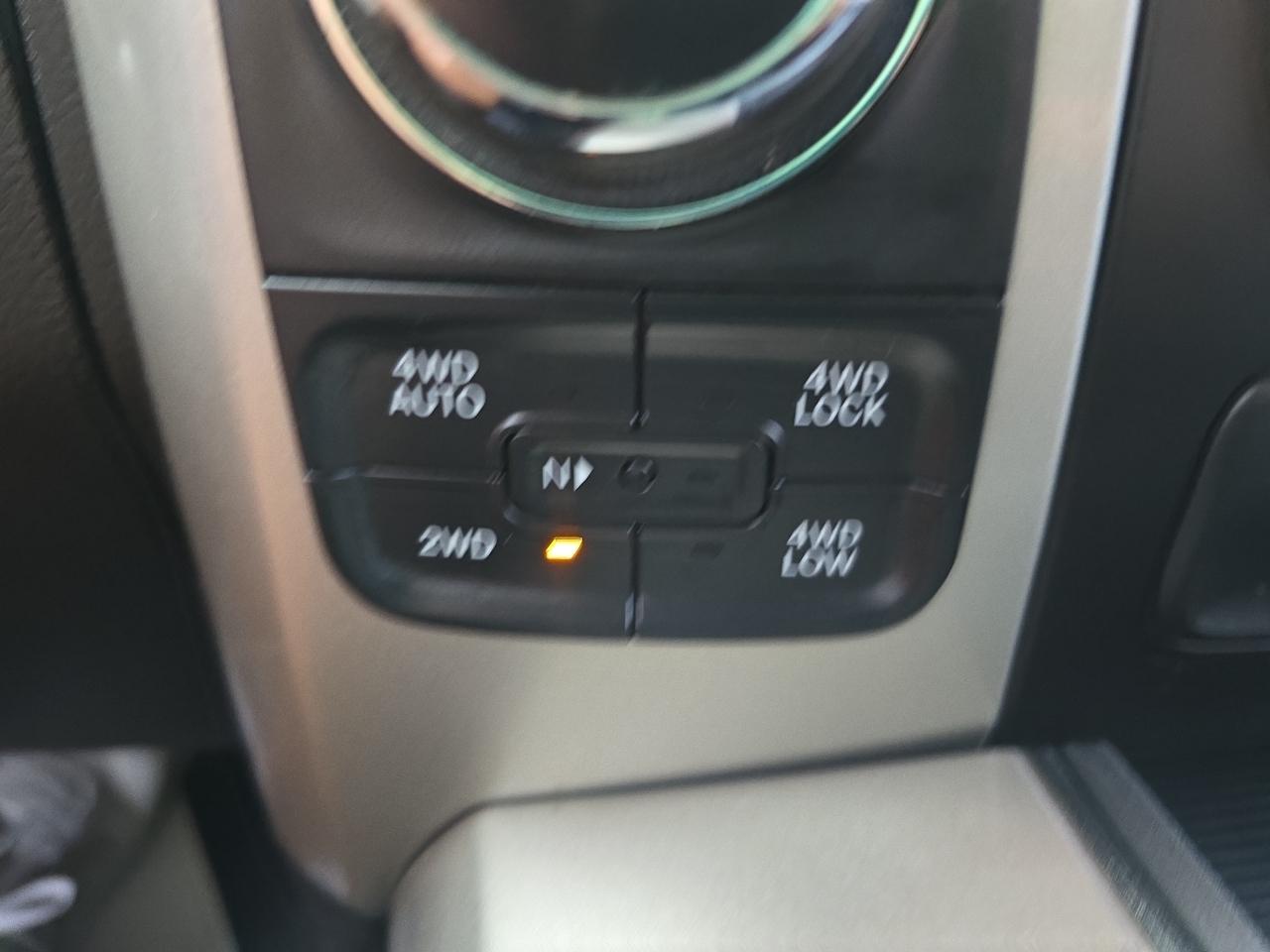 RAM 1500 Big Horn 4x4 Crew Cab 5'7" Box 2017